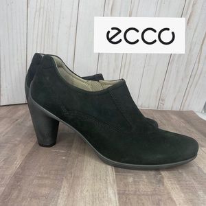 Ecco Black Nubuck Shooties
